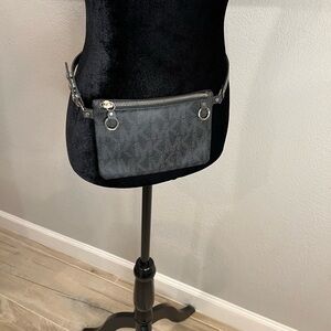 AUTHENTIC MICHAEL KORS SLIM POUCH BLACK & GRAY